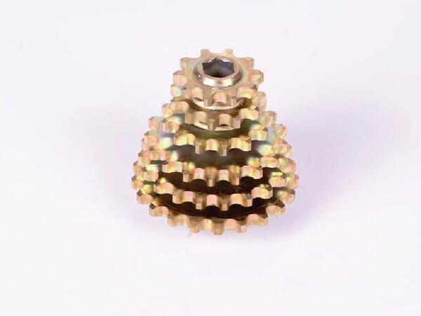 KR330005