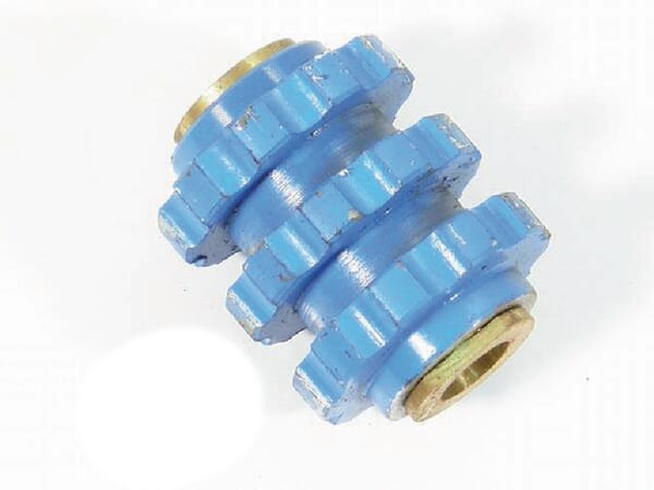KR330138