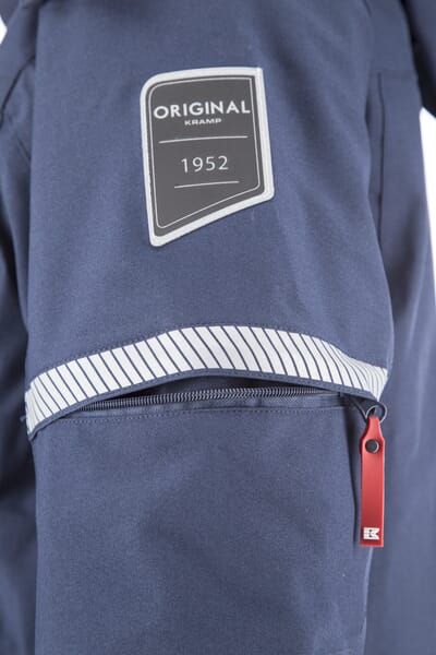 KR008256